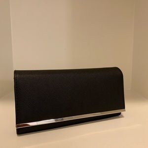 Sleek Black Van Heusen Wallet BRAND NEW